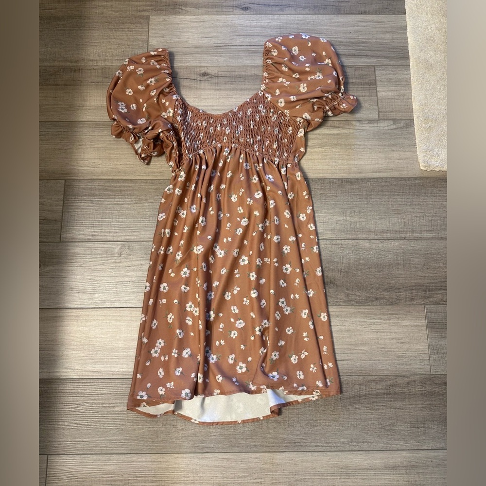 Dry Goods floral dress in size medium never worn - Picture 2 of 4